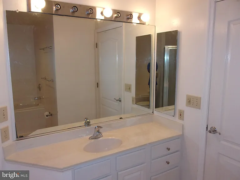 6916 Fairfax Dr #218 — Photo 12