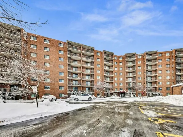 1 Bloomingdale Pl APT 804, Bloomingdale, IL 60108