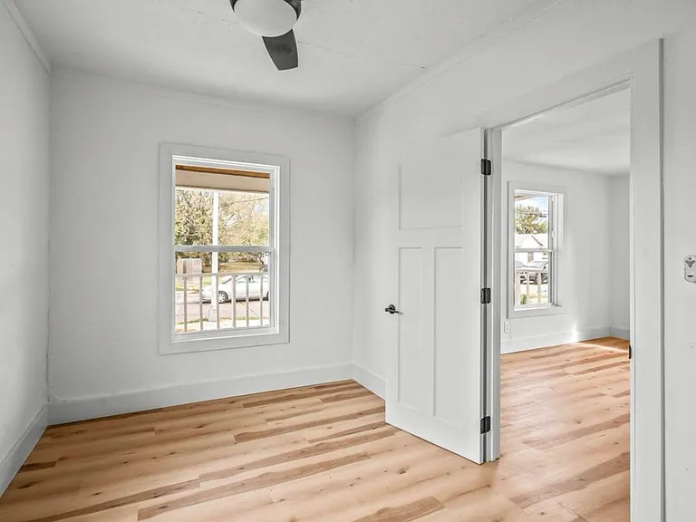 1536 W Atlantic St — Photo 6