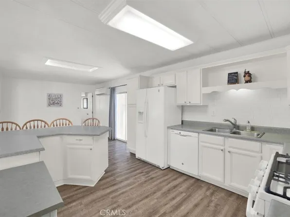 22780 Skylink Dr, Canyon Lake, CA 92587