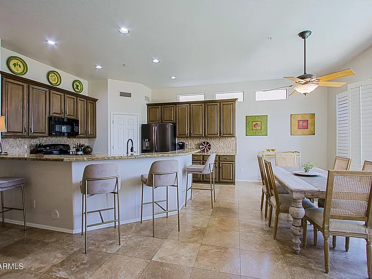 9616 E Chuckwagon Ln — Photo 17