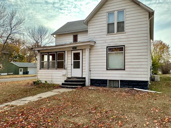 403 NE Park St, Luverne, MN 56156