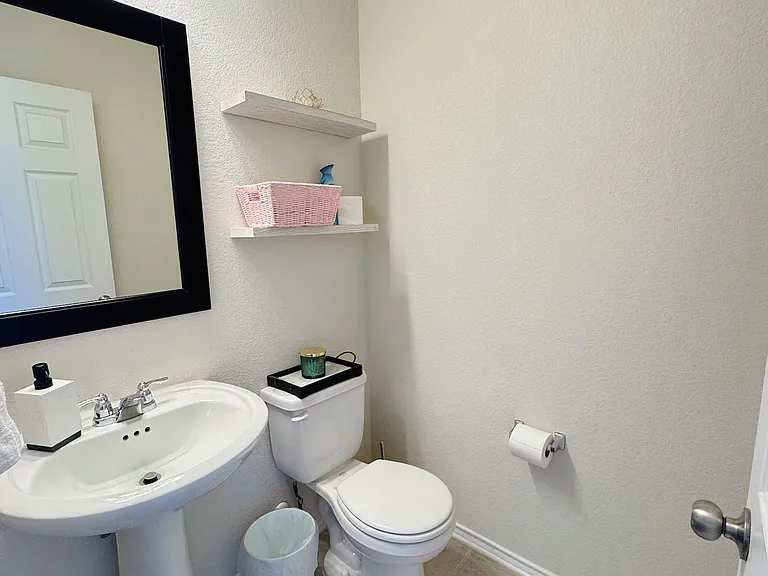 216 Janelle Ln — Photo 12