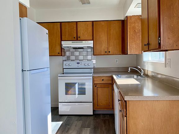 4th image of 2275 NE Division St APT 14