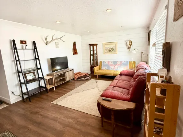 1925 Skyland Blvd, Winnemucca, NV 89445