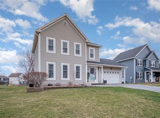 5778 Oatfield Dr, Farmington, NY 14425