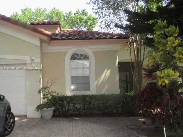 10929 NW 70th St, Doral, FL 33178