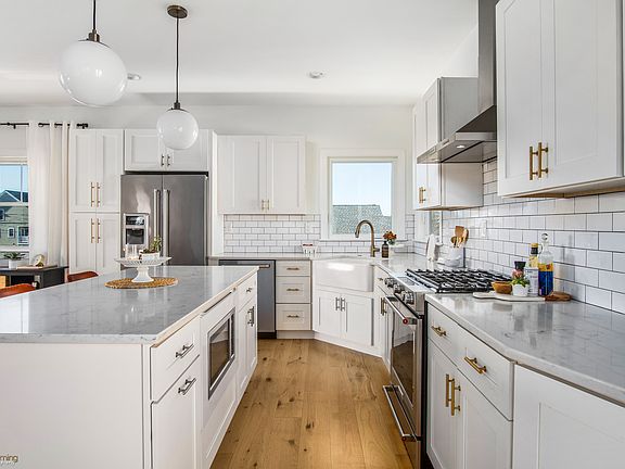 4th image of 3602 Oxford Ln