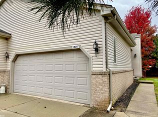 53067 Barberry Cir #26, New Baltimore, MI 48051