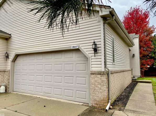 53067 Barberry Cir #26, New Baltimore, MI 48051