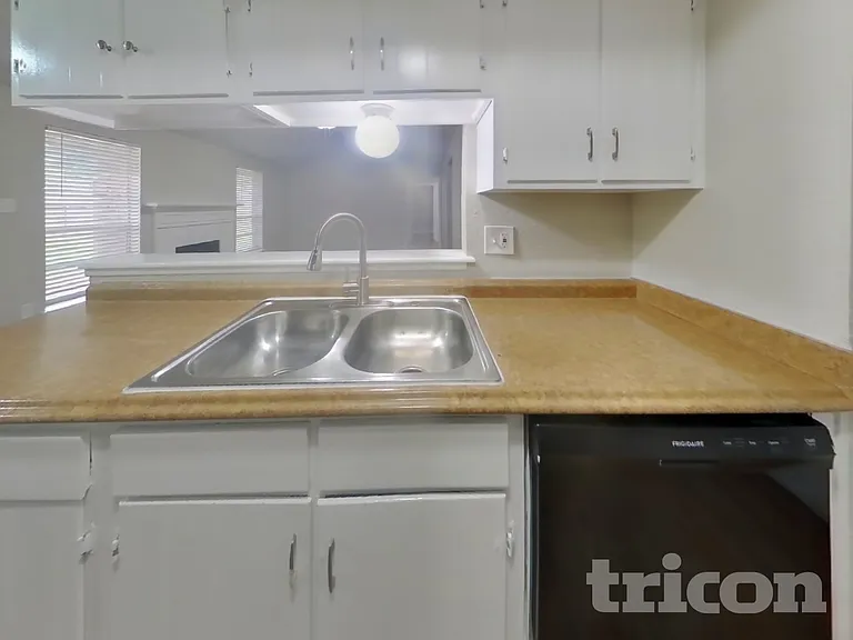 13154 Winding Wood Dr — Photo 7
