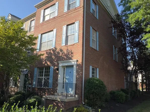 12429 Gladys Retreat Cir, Bowie, MD 20720