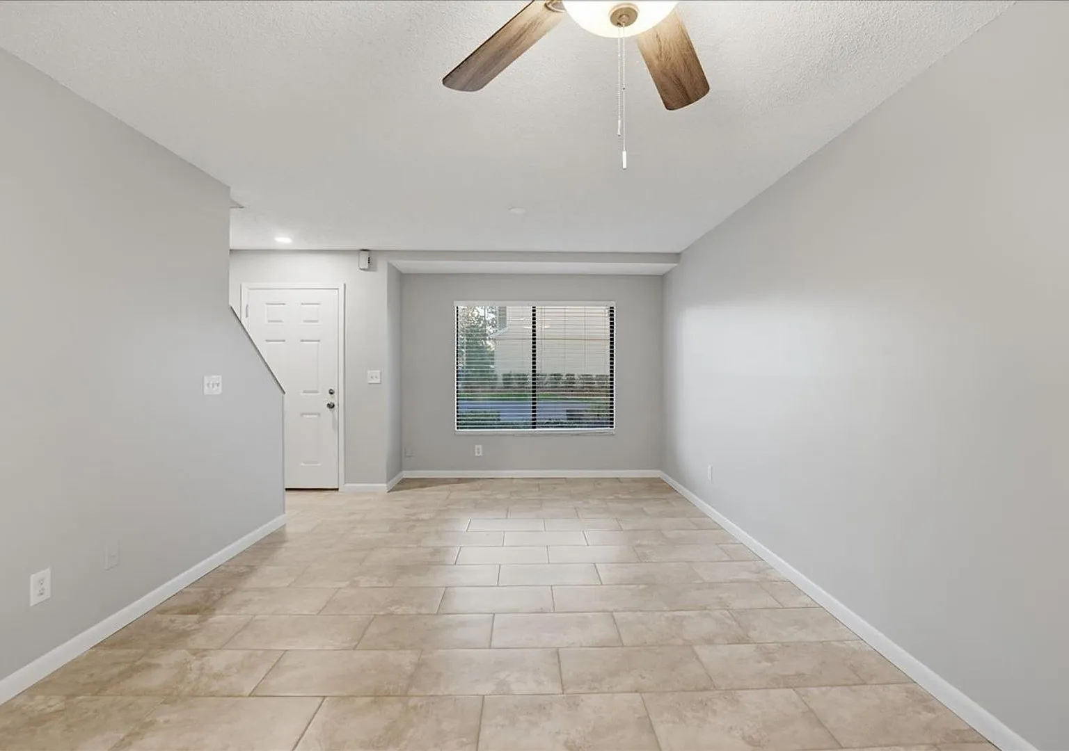 2 BR / 2.5 BA Townhome In Sandlewood Creek — Photo 3