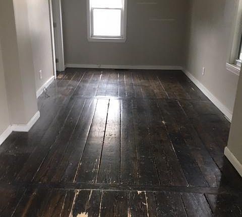 3rd image of 9 Woodbury Ct #1