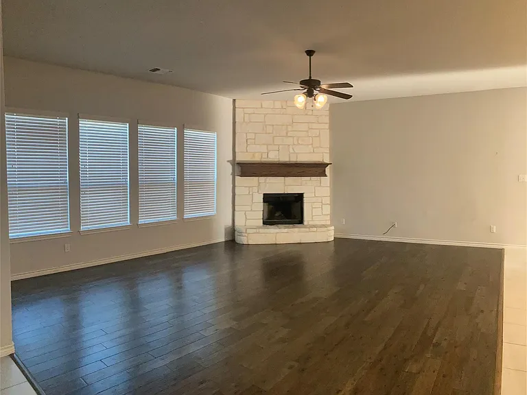 1566 Country Crest Dr — Photo 8