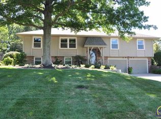 3901 SW Nottingham Rd, Topeka, KS 66610