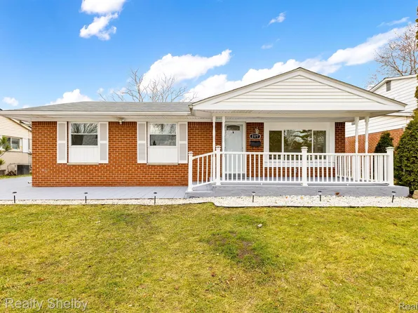2177 Alexander Dr, Troy, MI 48083