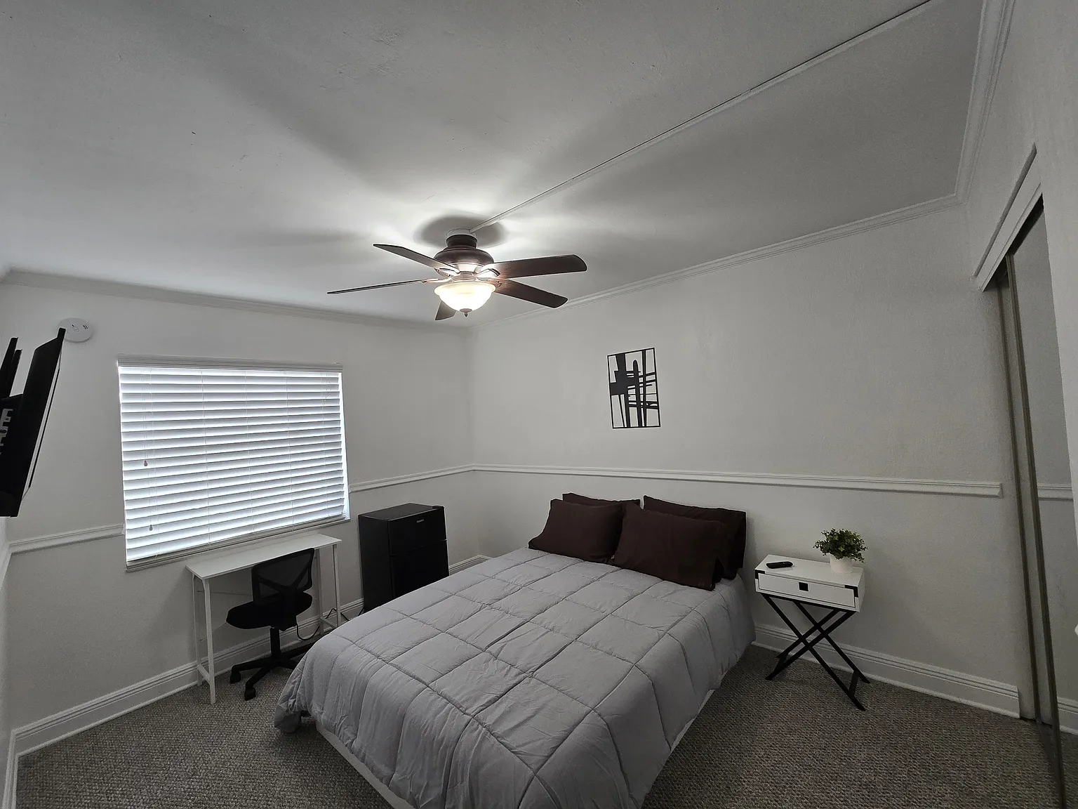 3 bed, 2.5 bath, 2000 sqft, $1,351 — Photo 2