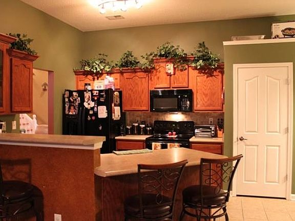 KITCHEN WITH BREAKFAST BA