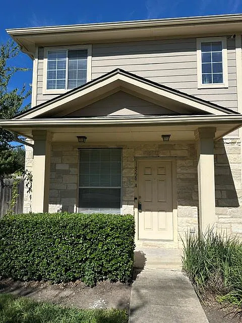 3 bed, 2.5 bath, 1470 sqft, $1,750 — Photo 1
