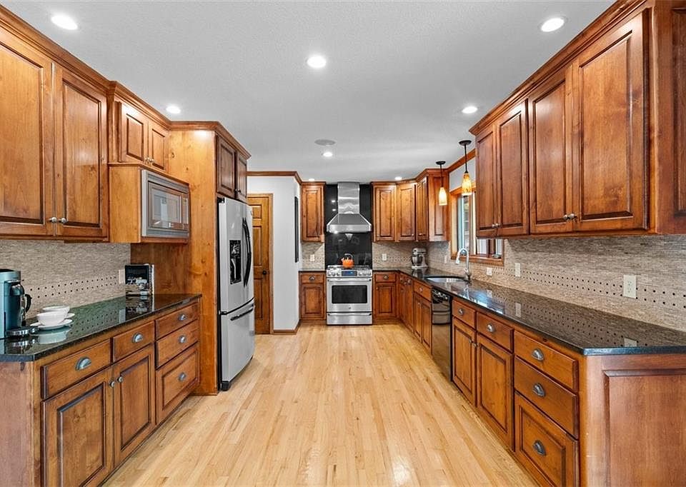 16248 W Briarwood Ct, Olathe, KS 66062 Zillow