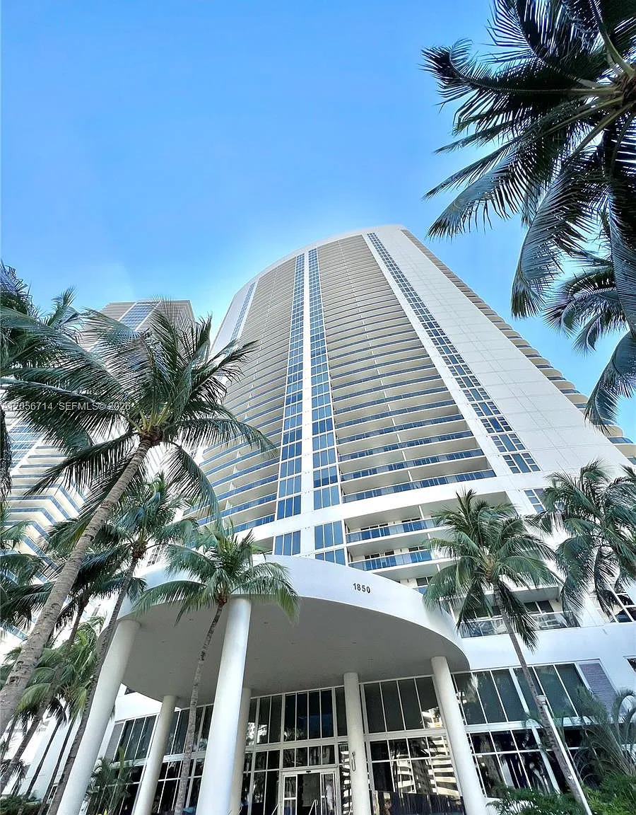 Beach Club Condo — Photo 1