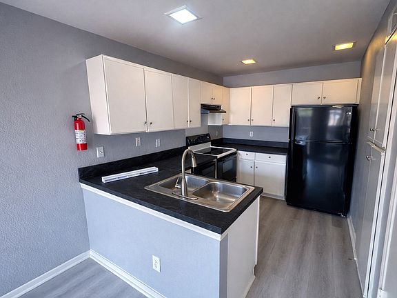 5th image of 551 Ranch Trl #197