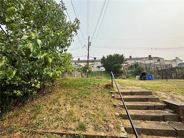 612 E 18th Ave — Photo 19