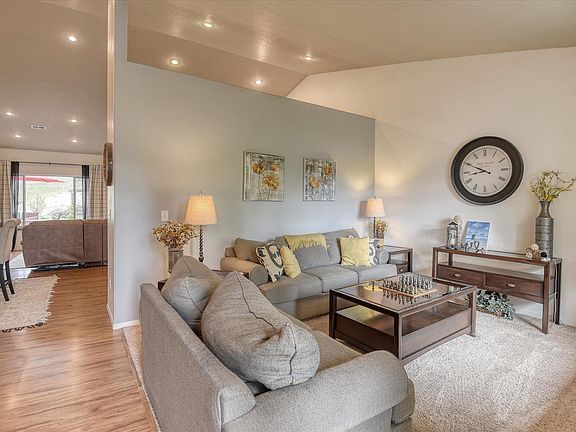 3rd image of 10812 N Fleetwood Ct