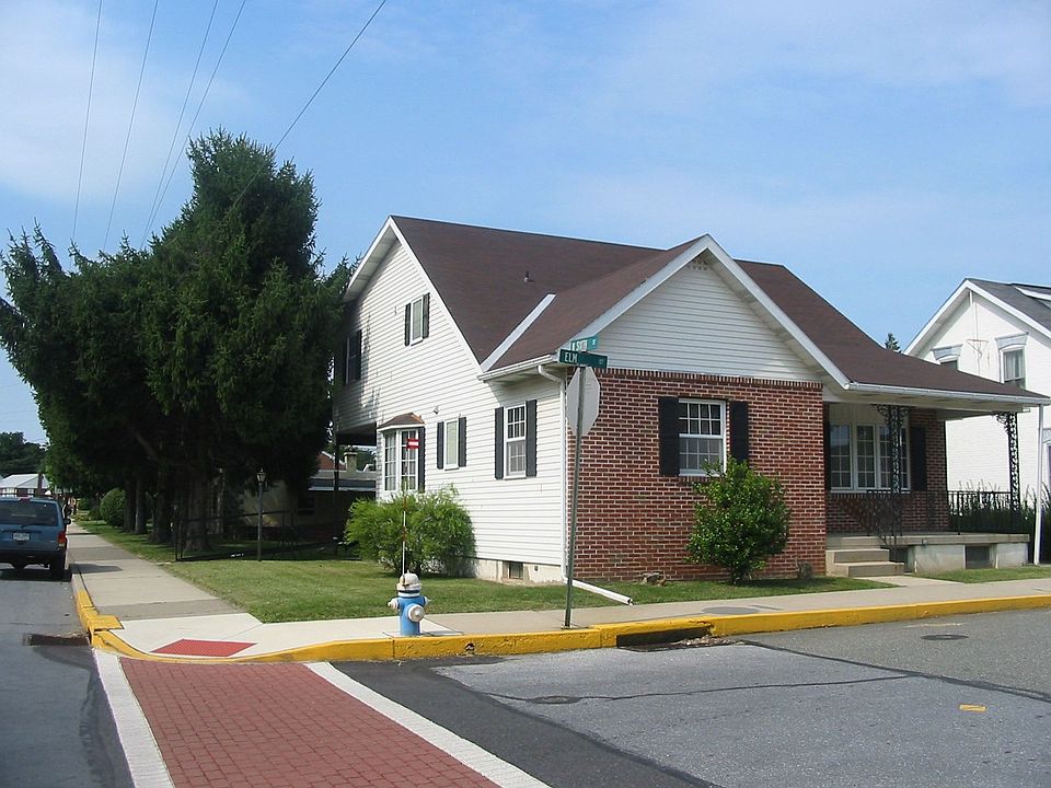 House from corner of 6th & Elm