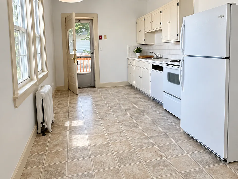 47 Tyng St #1