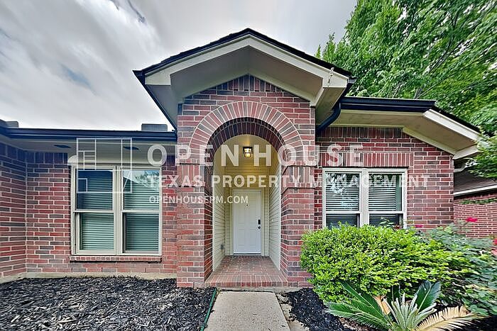 1st image of 22623 Red Pine Dr
