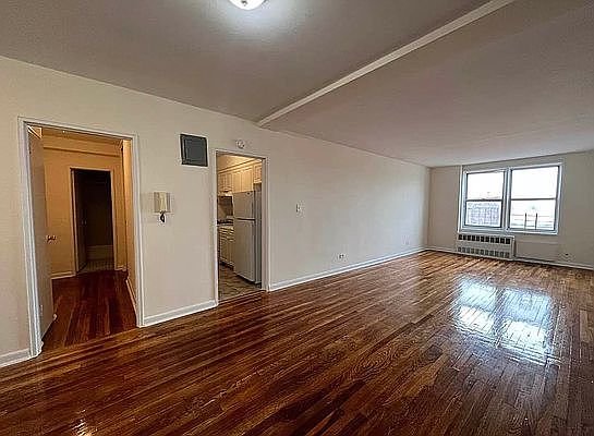 1st image of 16215 Highland Ave APT 4S