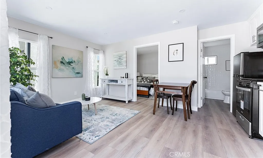 1 bed, 396 sqft, $2,000 — Photo 4
