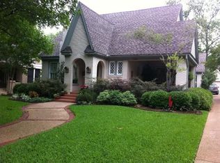 2208 Huntington Ln, Fort Worth, TX 76110