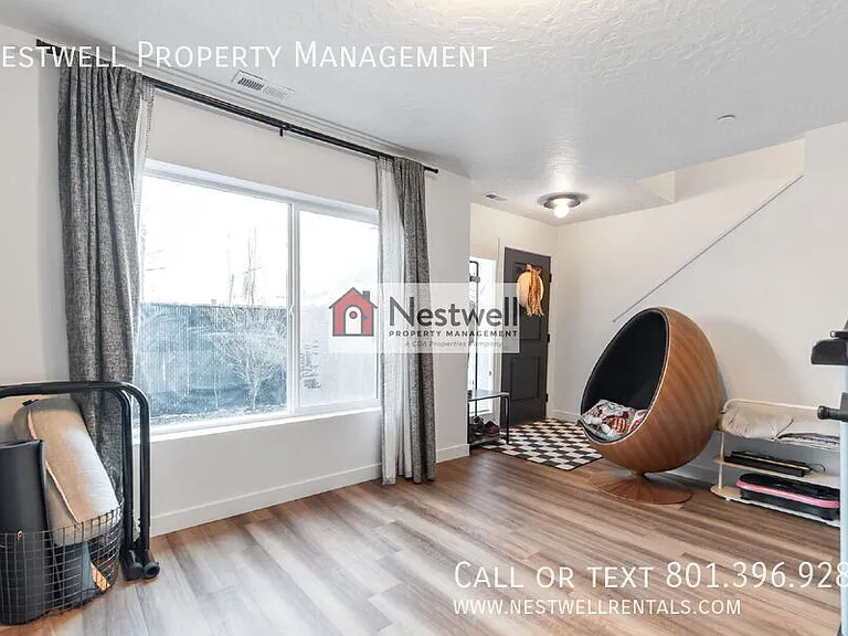 359 N 700 W #21 — Photo 3
