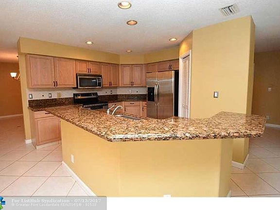 5th image of 20133 NW 9th Dr