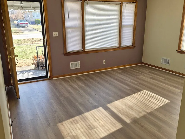 5820 Dellrose Dr — Photo 2