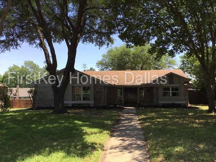 1st image of 1620 Oxford Pl