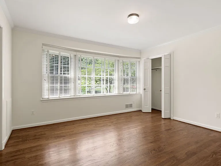11009 Cripplegate Rd — Photo 18