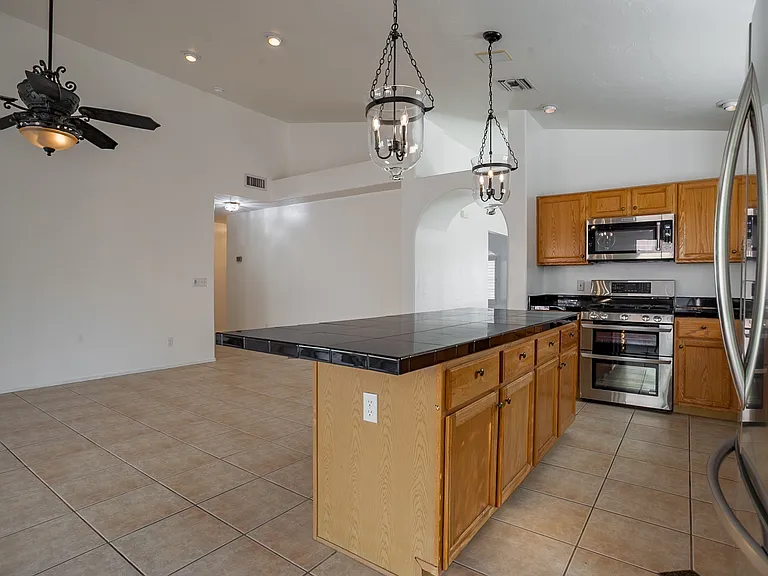 685 W Placita Vega Vis — Photo 13