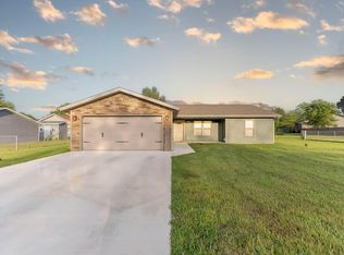 704 Robin Rd, Mountain Grove, MO 65711