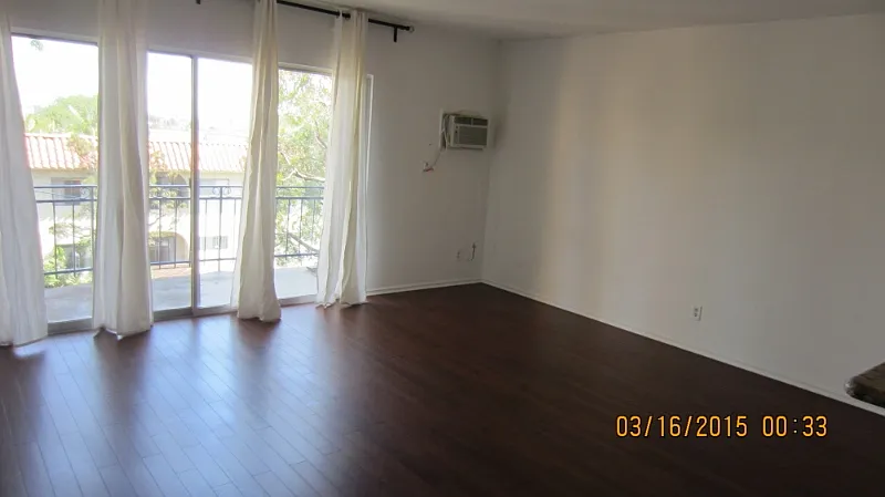 Building Photo - 10961 Palms Blvd #8