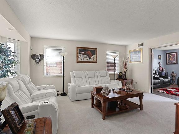 2nd image of 2560 Valentine Ct