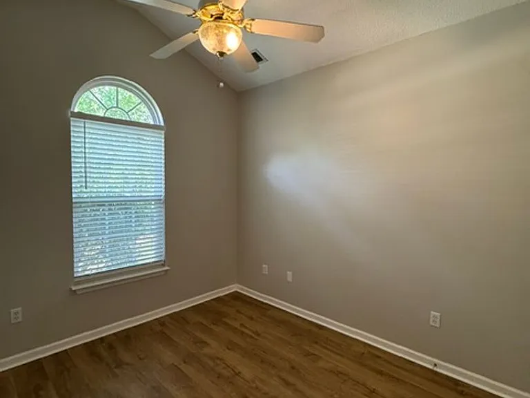 452 Sandpiper Dr — Photo 17