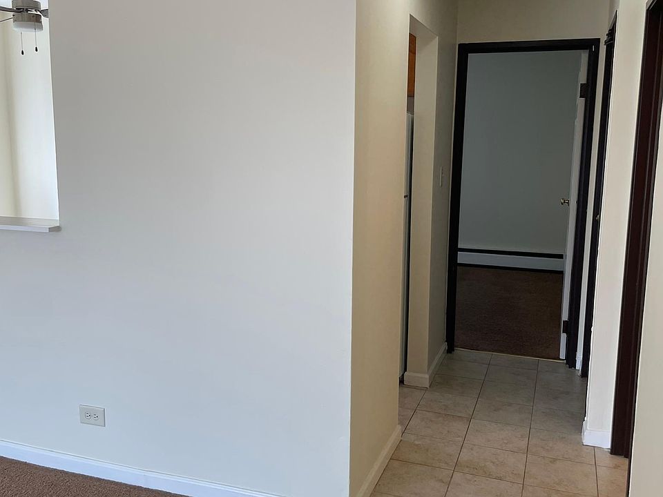 1st image of 365 W Hawthorne Cir #3A