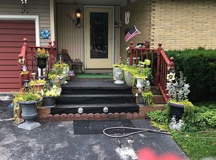 605 Frankhauser Rd, Williamsville, NY 14221