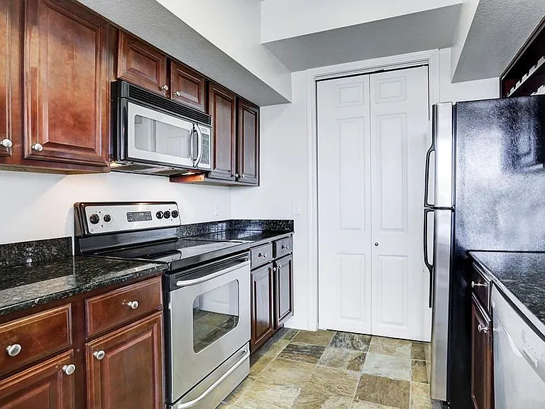 7575 Kirby Dr #2304 — Photo 7