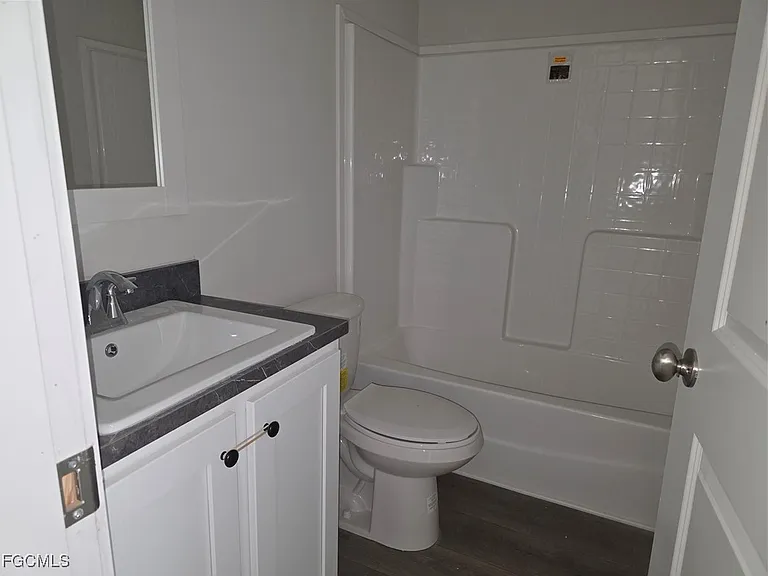 101 Oak Ln — Photo 12