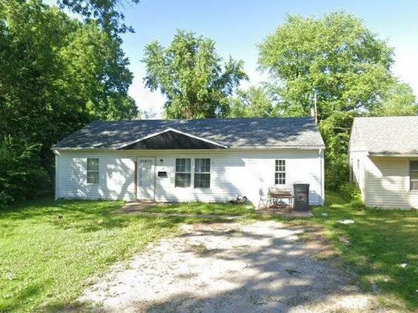 8 Louise Ln, Cahokia, IL 62206